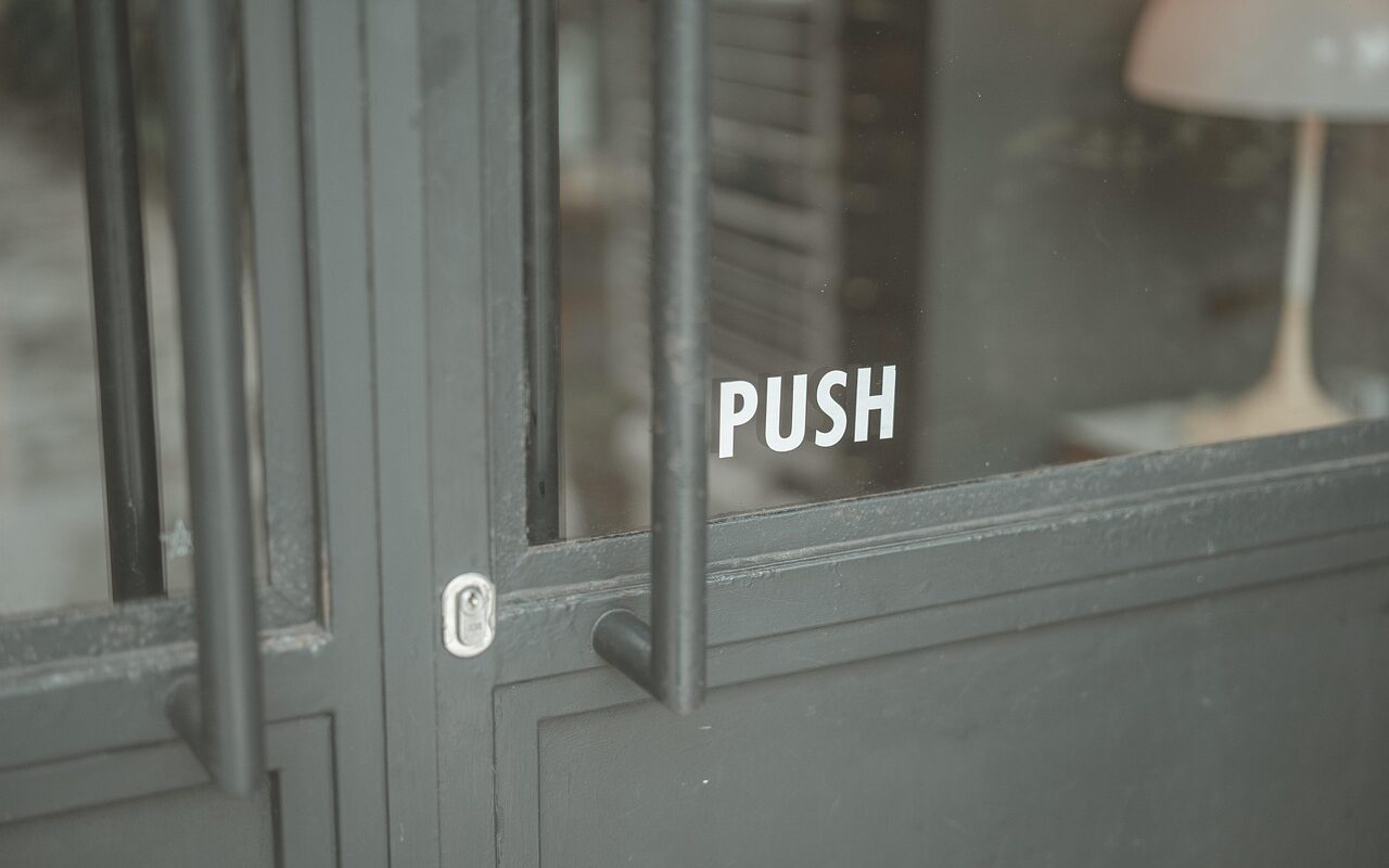 door, door handle, push, doorstep, doorway, cafe, cafeteria, entrance, exit, door, door handle, push, push, push, push, doorstep, doorstep, doorstep, doorstep, doorway, cafeteria, cafeteria, cafeteria, cafeteria, cafeteria, exit